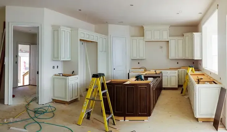 common kitchen renovation problems in Burlington Ontario with unfinished cabinets and poor kitchen layout